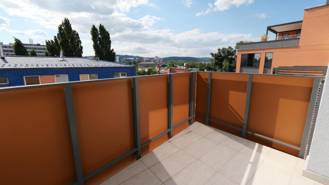 Air-Conditioned, 2 Room Apartment With Terrace Bratislava Exterior photo