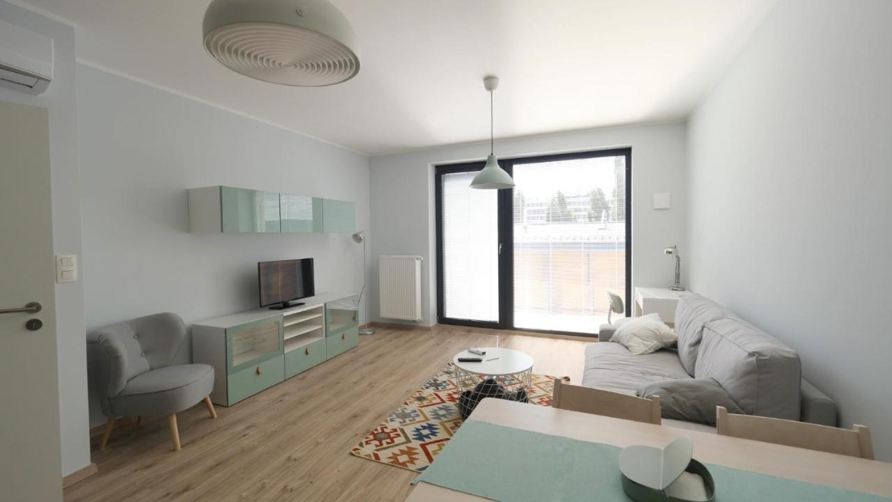 Air-Conditioned, 2 Room Apartment With Terrace Bratislava Exterior photo