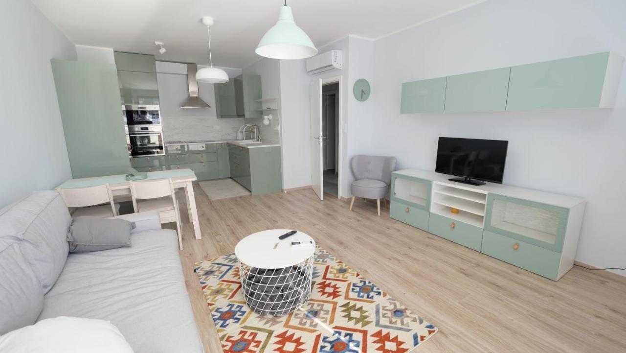 Air-Conditioned, 2 Room Apartment With Terrace Bratislava Exterior photo