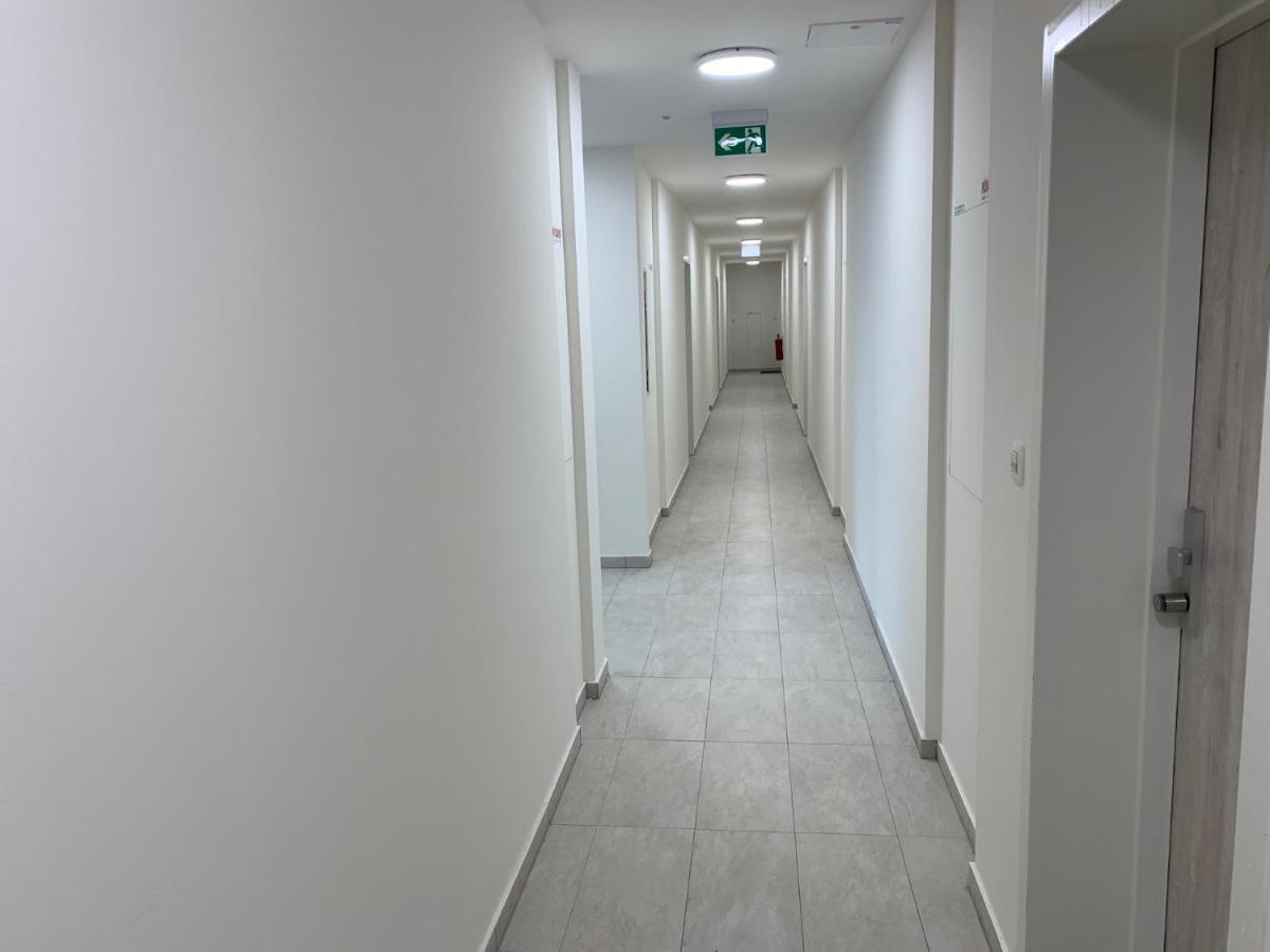 Air-Conditioned, 2 Room Apartment With Terrace Bratislava Exterior photo
