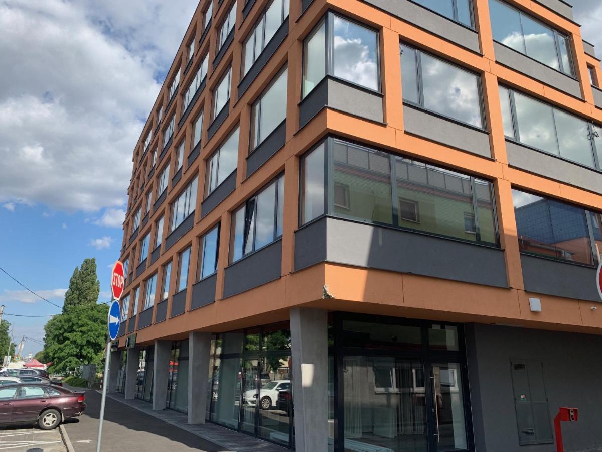 Air-Conditioned, 2 Room Apartment With Terrace Bratislava Exterior photo